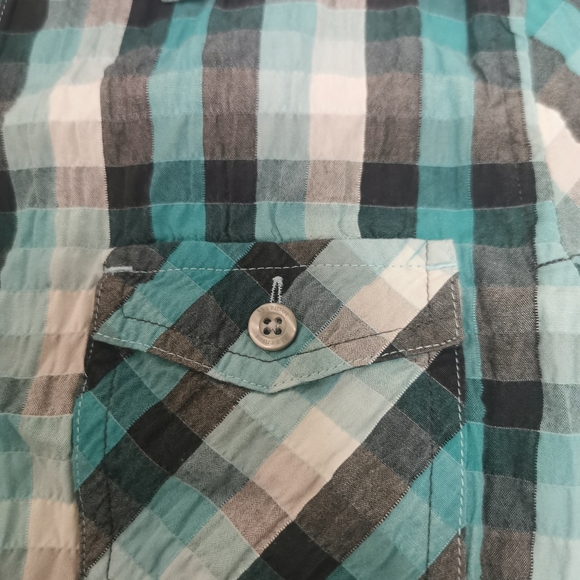 Gently used Marmot poplin shirt size small - Picture 4 of 8